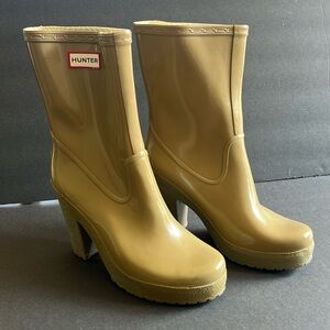 Women’s Hi-heel Hunter Boots. Size 8. Brand new!